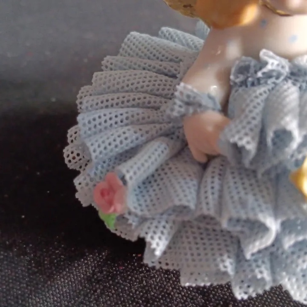 Irish Dresden Angel Doll Blue Lace Figurine Girl Bunny Vintage Porcelain Lace - Picture 10 of 15